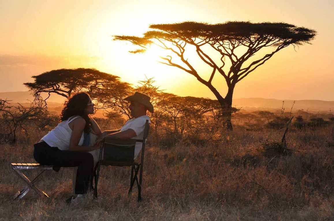 honey moon couple in serengeti